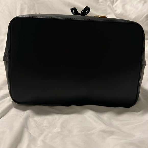 Louis Vuitton Neonoe Epi Love Lock (L.L.) Noir - Picture 4 of 9